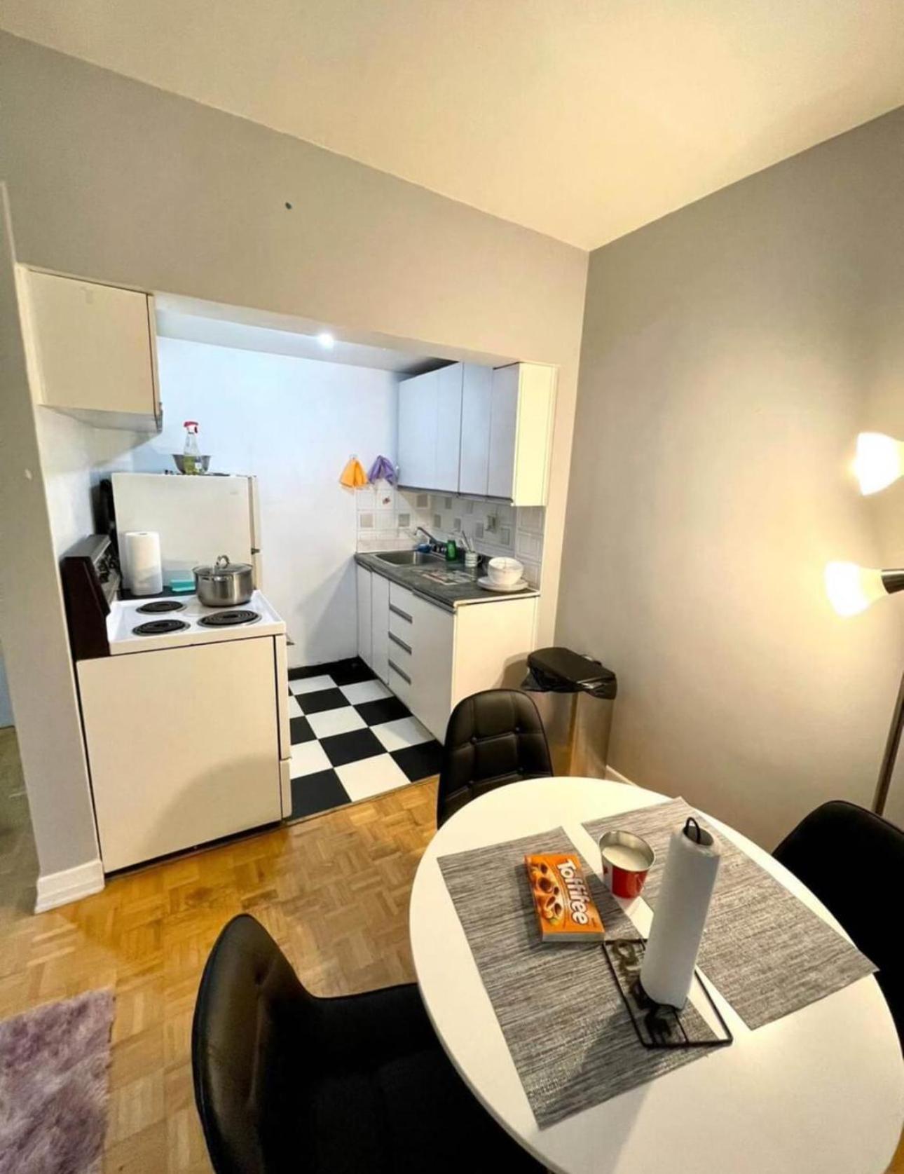 Apartamento Affordable Cuttie 4 Persons 2 Beds In Downtown Montreal Exterior foto